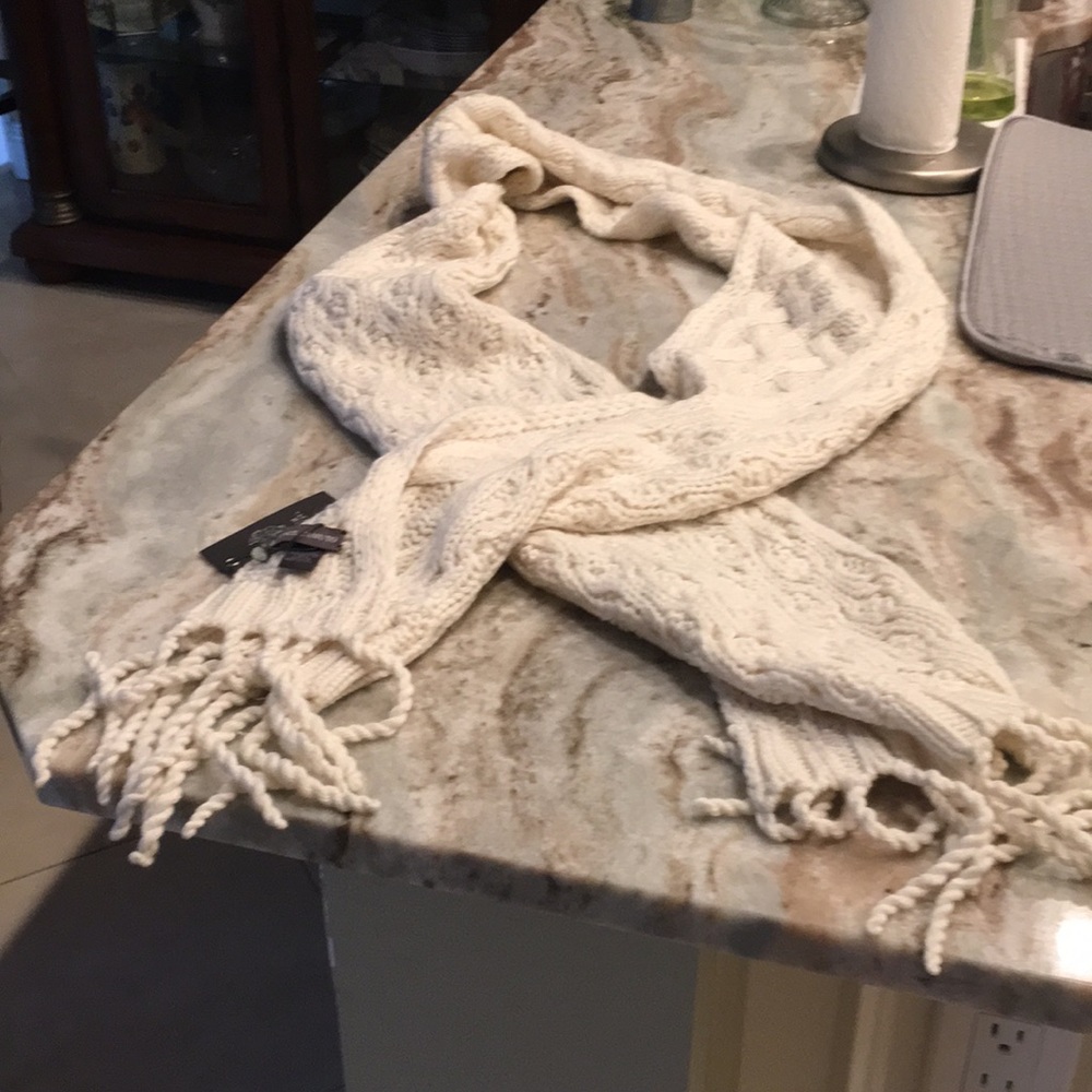 Vince Camuto scarf